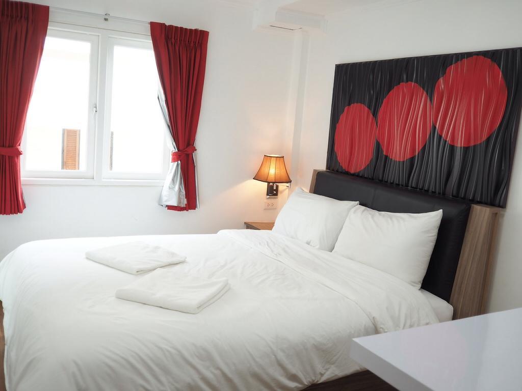 Pook Swan House Hotel Pattaya Quarto foto