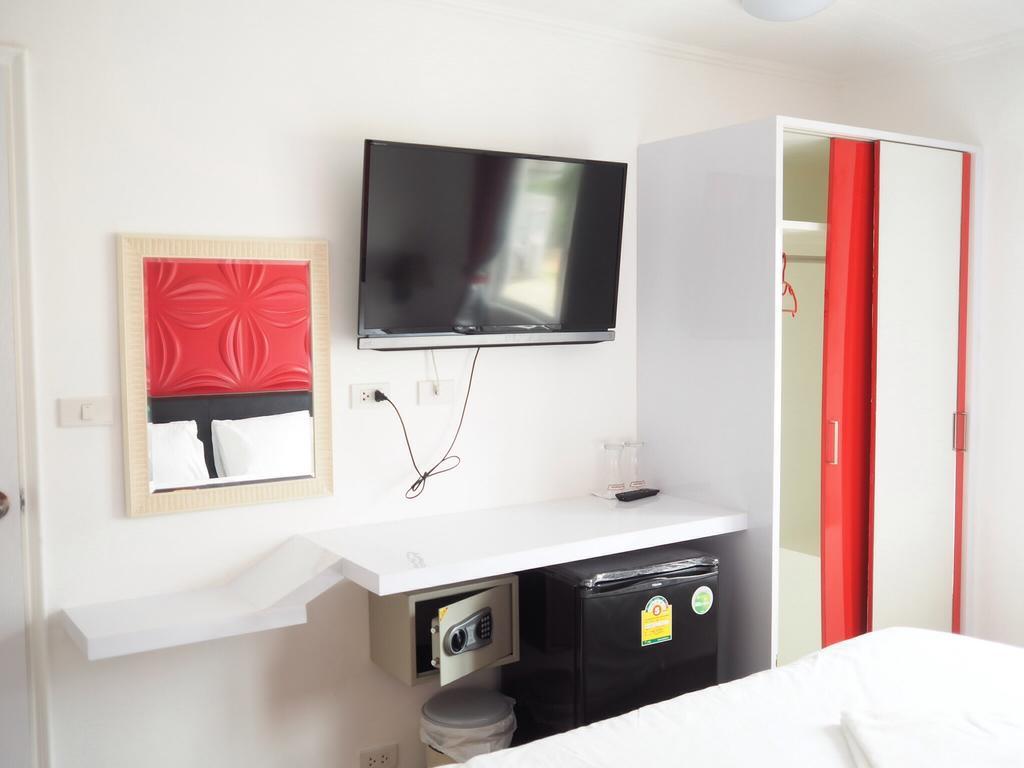 Pook Swan House Hotel Pattaya Quarto foto
